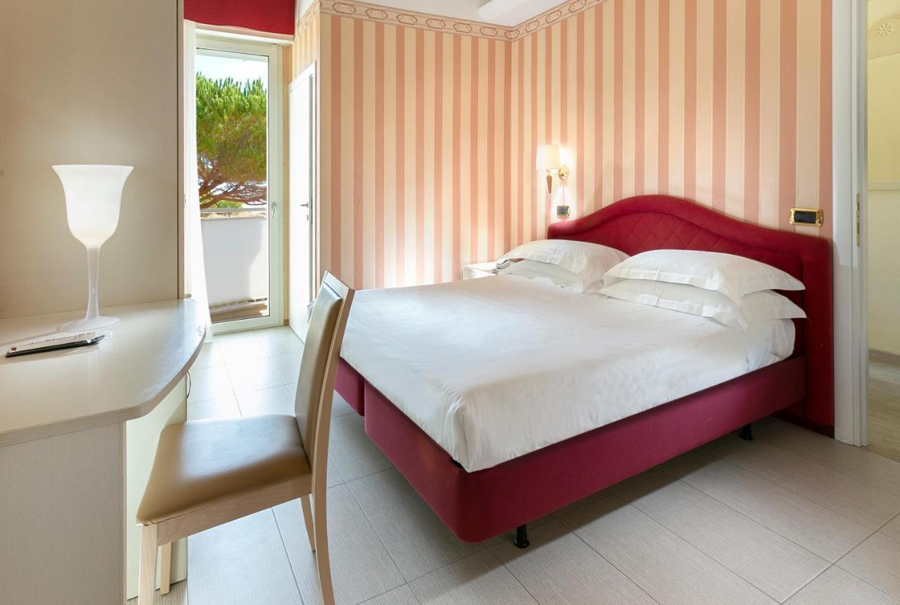 Hotel Bikini Rimini Extérieur photo