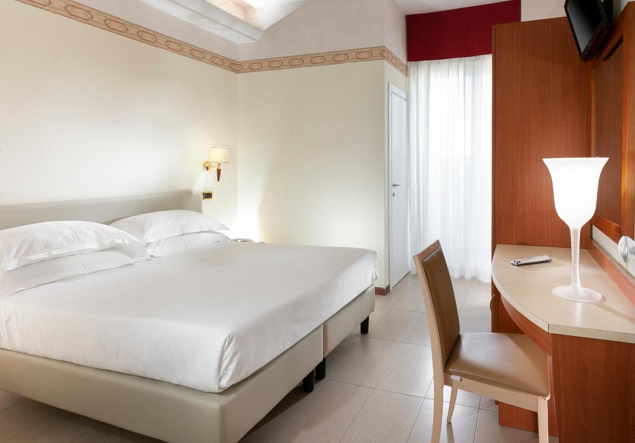 Hotel Bikini Rimini Extérieur photo
