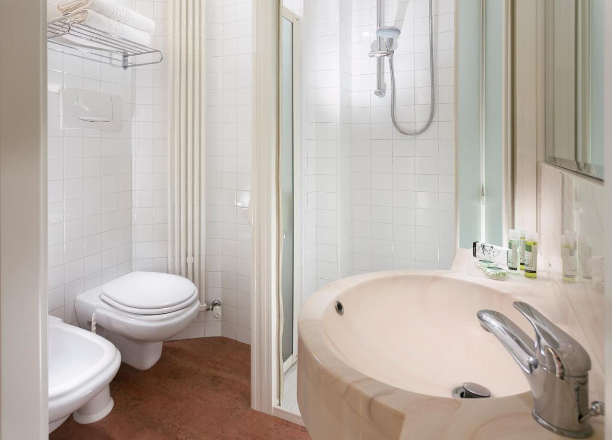 Hotel Bikini Rimini Extérieur photo