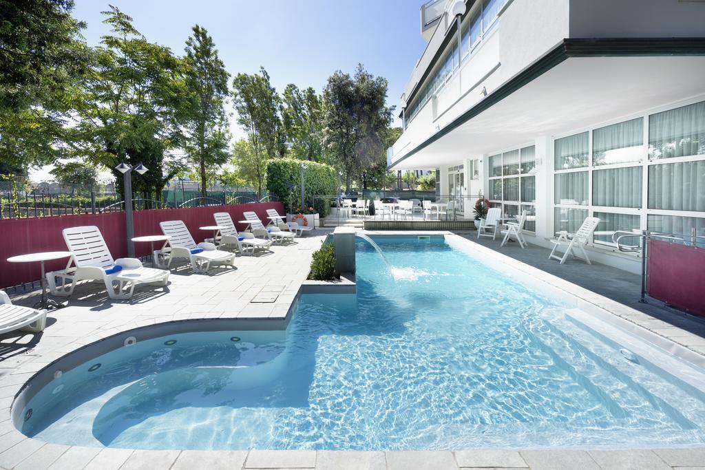 Hotel Bikini Rimini Extérieur photo