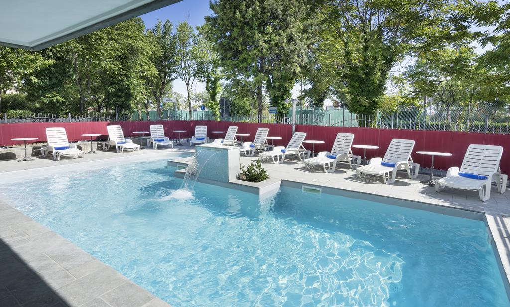 Hotel Bikini Rimini Extérieur photo