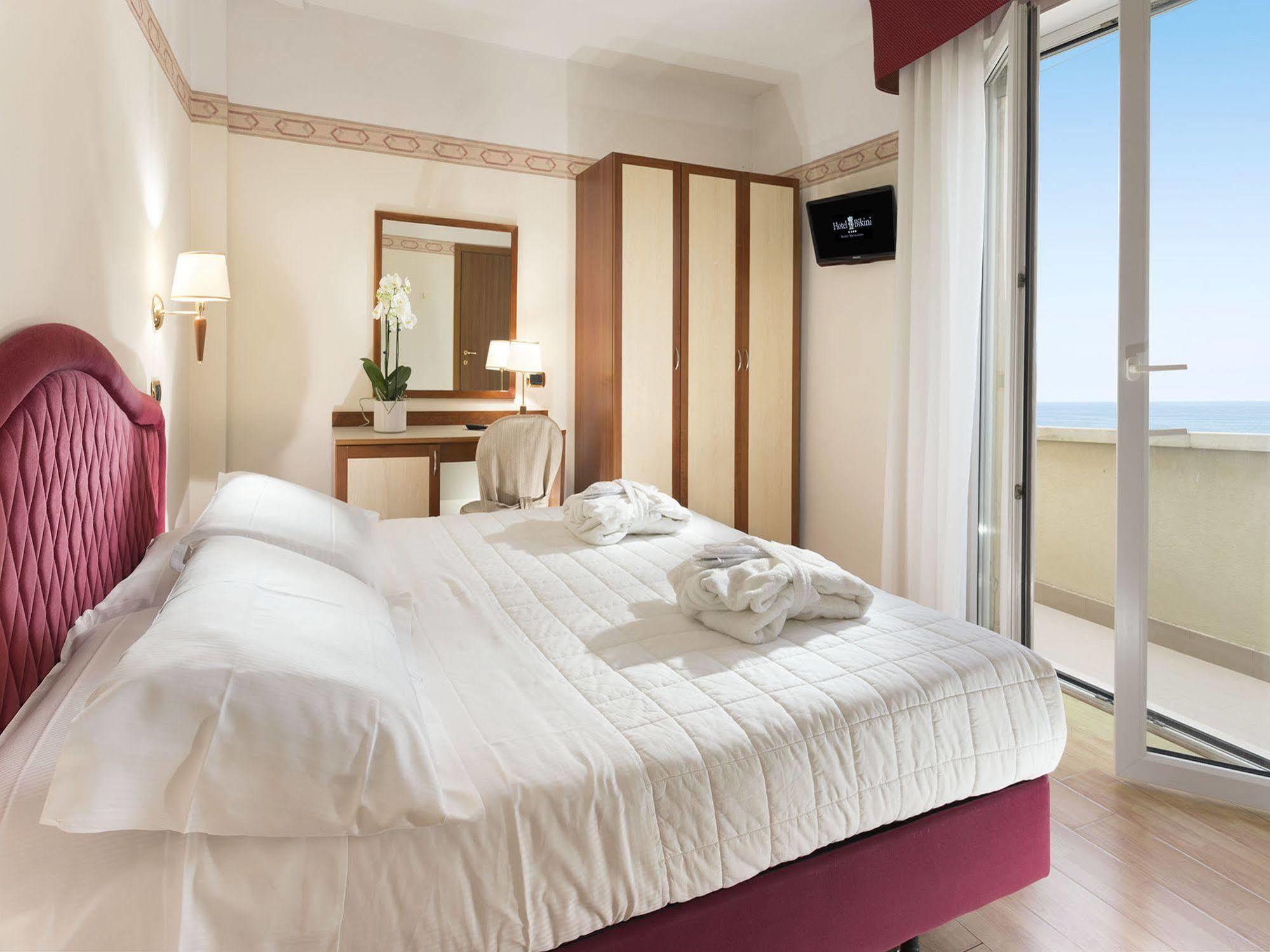 Hotel Bikini Rimini Extérieur photo